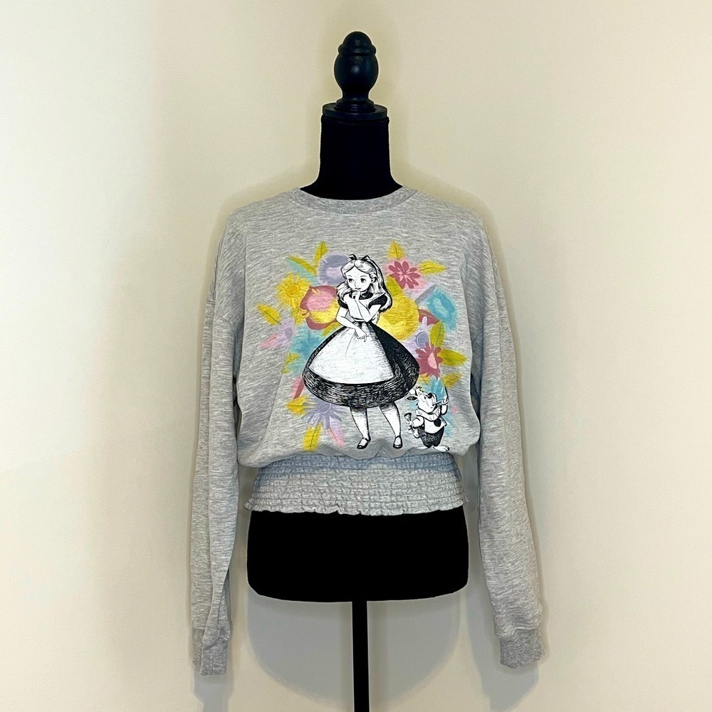 Disney Alice In Wonderland Sweater women’s size large